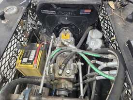 2022 RTR-25-Derecho Lightning Ride-on Floor Scraper Machine - picture0' - Click to enlarge