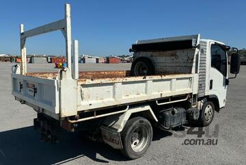 Isuzu   NLR 200 Short Tipper
