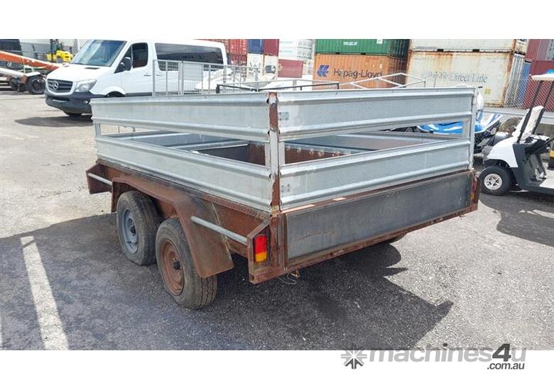 Custom Tandum Livestock