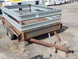 Custom Tandum Livestock - picture0' - Click to enlarge