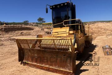 2013 Tana E320 Compactor (Land Fill)