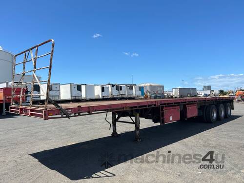 2013 Southern Cross Trailers Tri Axle Extendable Flat Top Trailer