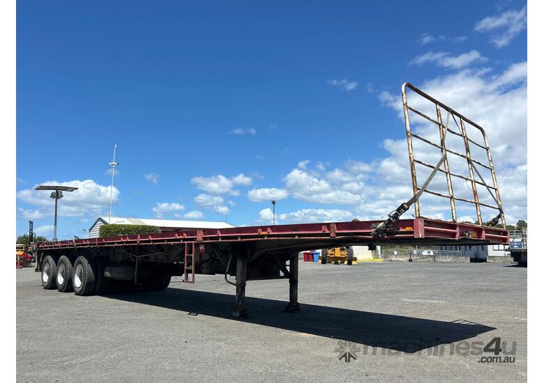 2013 Southern Cross Trailers Tri Axle Extendable Flat Top Trailer