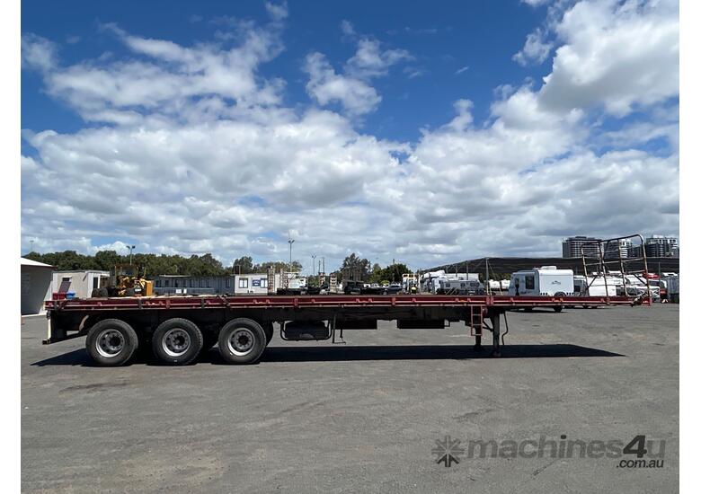 2013 Southern Cross Trailers Tri Axle Extendable Flat Top Trailer
