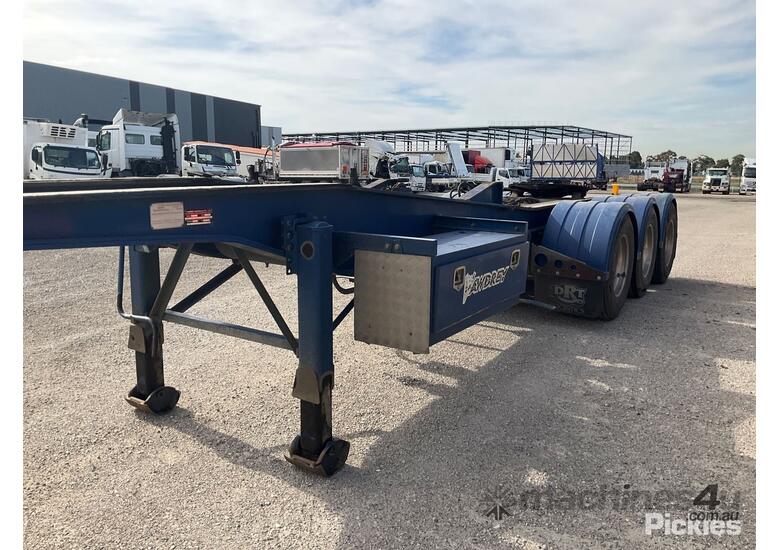 2010 Vawdrey VB S3 Tri Axle Skel Trailer