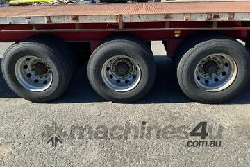 2008 Maxitrans Tri Axle Flat Top Trailer