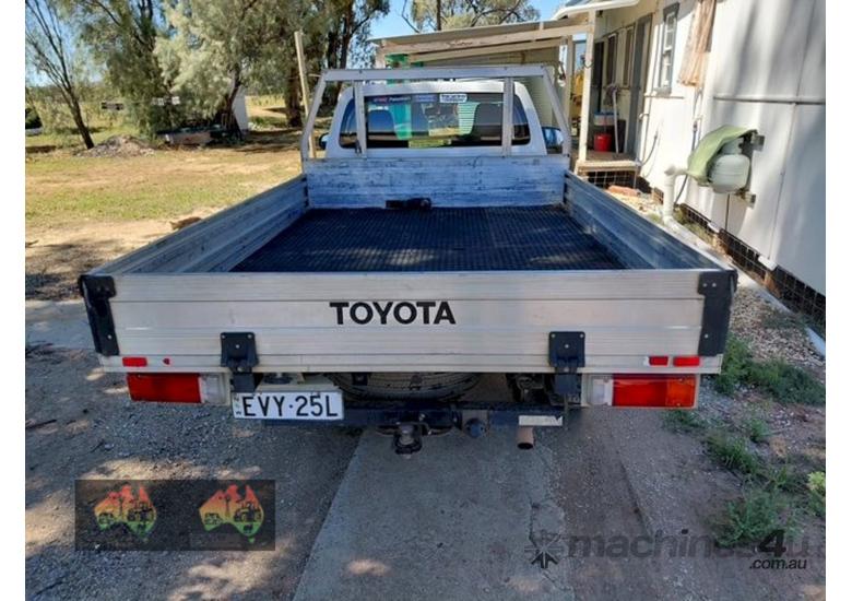 (9126) Toyota Ute 2016 - 5 Speed 2WD