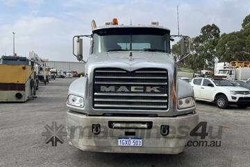 2015 MACK CMNT 6x4 Prime Mover
