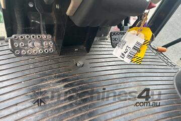 John Deere 2015   5085M Tractor