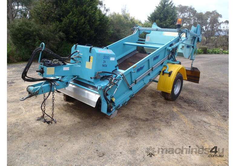 Used beach tech Beach Cleaner STR2000 Beach Cleaner in PANTON HILL, VIC