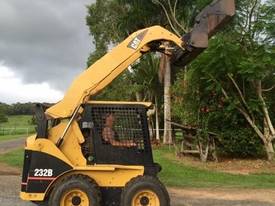 CAT 232B Skidsteer 52hp - picture1' - Click to enlarge