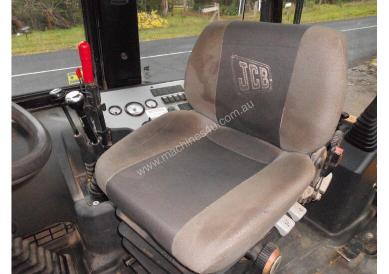 caption JCB 2CX extender hoe, 2003 , 3500hrs , ex council, 4 new tyres fitted