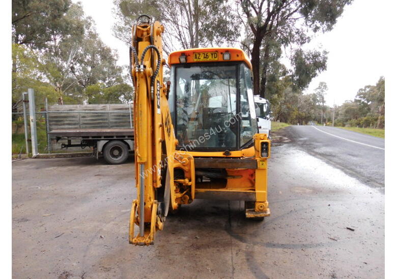 caption JCB 2CX extender hoe, 2003 , 3500hrs , ex council, 4 new tyres fitted