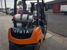 Toyota Forklift 8FG25 3m Lift N/M Tyres Negotiable - picture0' - Click to enlarge