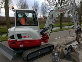 NEW TAKEUCHI TB240 4T CONVENTIONAL - picture0' - Click to enlarge