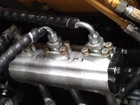 Mini digger mini loader 27HP Kohler engine joystick controls and high flow pump - picture1' - Click to enlarge