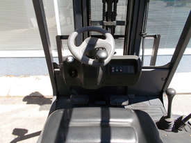 Linde 1800 kg LPG Forklift - picture2' - Click to enlarge