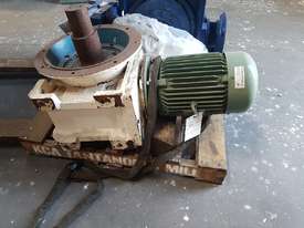 Gearbox and Motor - picture0' - Click to enlarge