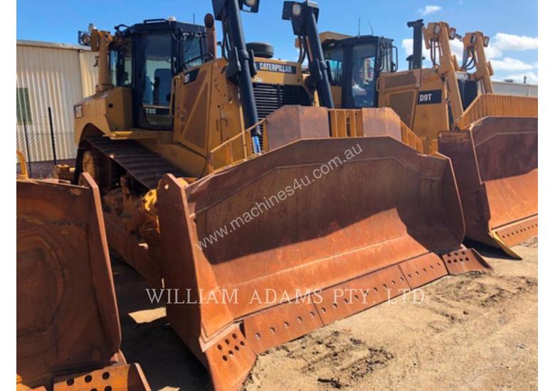 caption CATERPILLAR D8T Track Type Tractors
