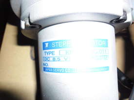 EXCAVATOR PARTS KOBELCO SK200 to SK300 STEP MOTOR - picture0' - Click to enlarge