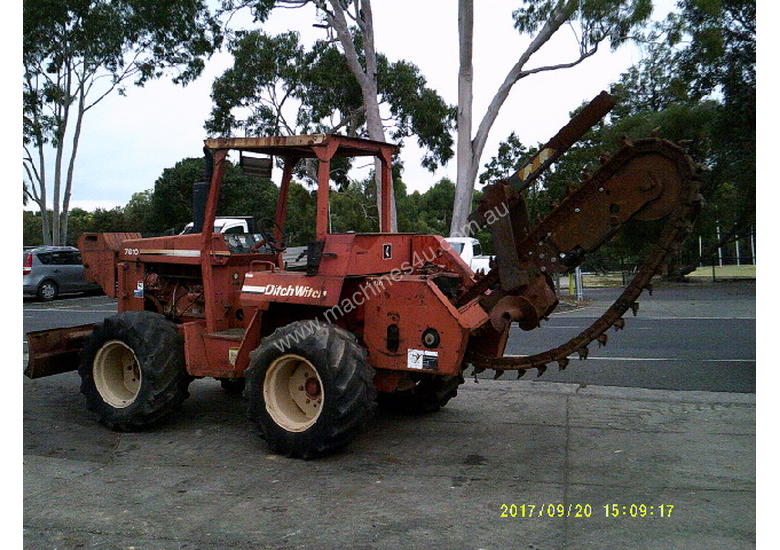 caption 7610 trencher 84hp ,rock chain attachment ,