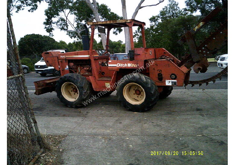 caption 7610 trencher 84hp ,rock chain attachment ,