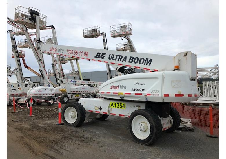 caption 1350SJP ULTRA BOOM - JLG