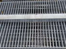 New Heavy Duty Grid Mesh Plates - Grates - picture2' - Click to enlarge