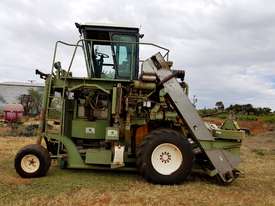 Nairn Grape Harvester - picture0' - Click to enlarge
