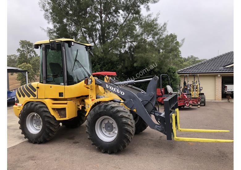 caption Sold - 6T Volvo Wheel Loader Quick Hitch Forks & GP Bucket Only 686hrs same Size as Cat 906H