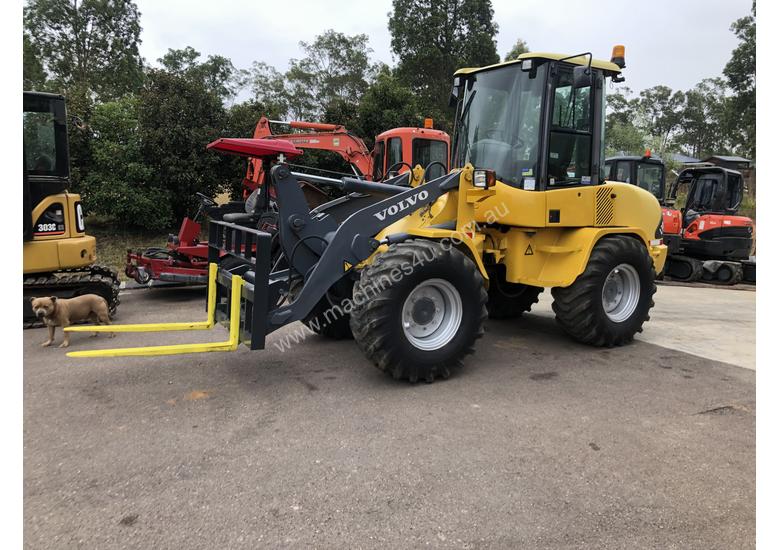 caption Sold - 6T Volvo Wheel Loader Quick Hitch Forks & GP Bucket Only 686hrs same Size as Cat 906H