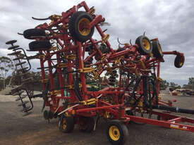 2007 Bourgault 8810 Air Drills - picture2' - Click to enlarge