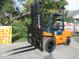 Toyota 4 ton LPG Used Forklift - picture0' - Click to enlarge