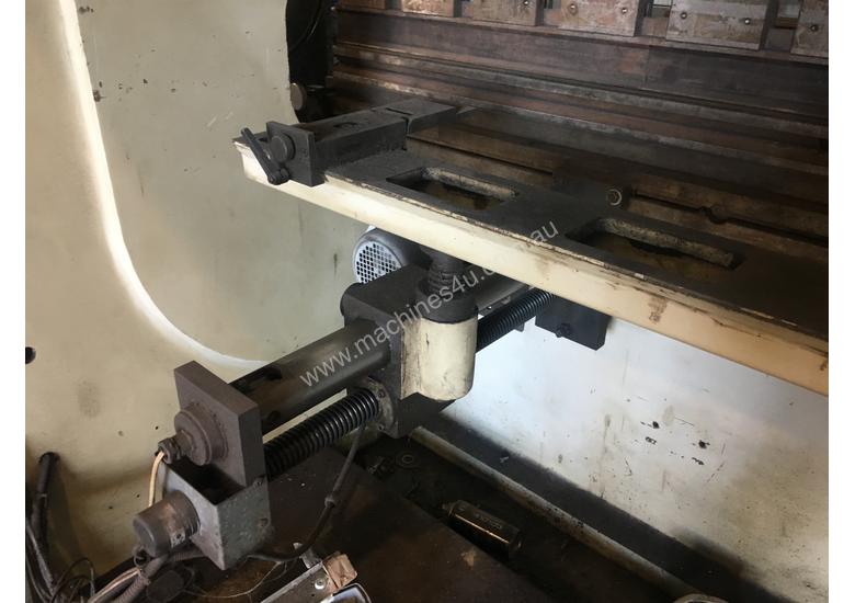 caption 110 tonne 3.2 m press brake