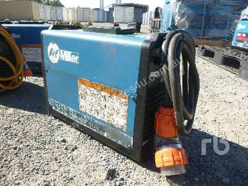 MILLER ELECTRIC MAXSTAR 200DX Welder