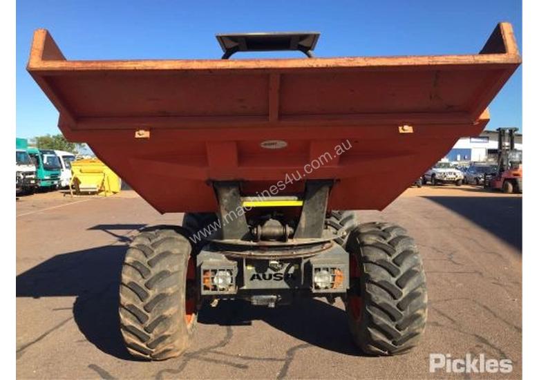 caption 2013 Ausa D 1000 APG