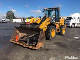 2010 Caterpillar 924H - picture2' - Click to enlarge