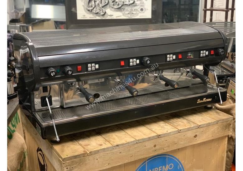 caption SAN MARINO LISA 4 GROUP BLACK ESPRESSO COFFEE MACHINE