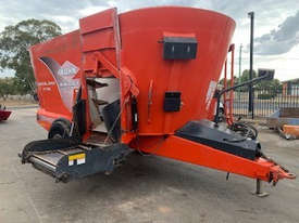 Kuhn VT168 Feed Mixer Hay/Forage Equip - picture0' - Click to enlarge