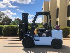 Used Utilev UT30P LPG Forklift - picture0' - Click to enlarge