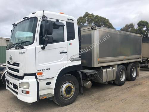 2013 Nissan UD GW26420 6x4 Tipper Truck