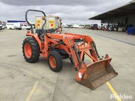 Kubota L3300 - picture0' - Click to enlarge