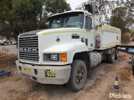 1998 Mack CH788RS - picture2' - Click to enlarge