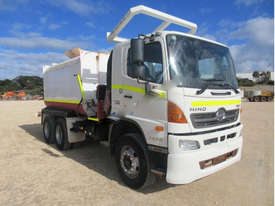 Hino FM 2630-500 Series Water truck Truck - picture0' - Click to enlarge