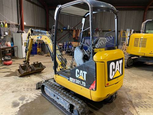 2016 CAT 301.7D 1.7T Mini Excavator with Hyd Quick Hitch Mud & 2 Digging Buckets