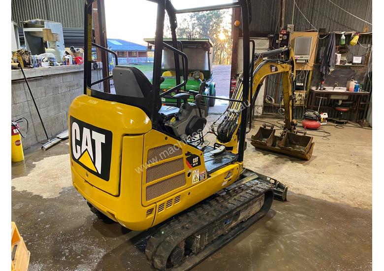 Used 2016 Caterpillar 301 7D Mini Excavators in , Listed on Machines4u