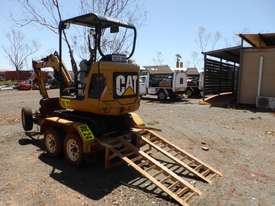 Caterpillar 301.8C 1.8 Tonne Excavator - picture1' - Click to enlarge