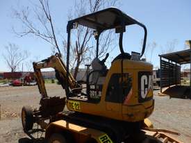 Caterpillar 301.8C 1.8 Tonne Excavator - picture2' - Click to enlarge