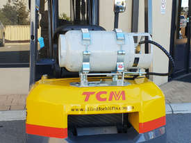 TCM 2500kg LPG Forklift with 4350mm Two Stage Mast - picture0' - Click to enlarge