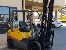TCM 2500kg LPG Forklift with 4350mm Two Stage Mast - picture2' - Click to enlarge